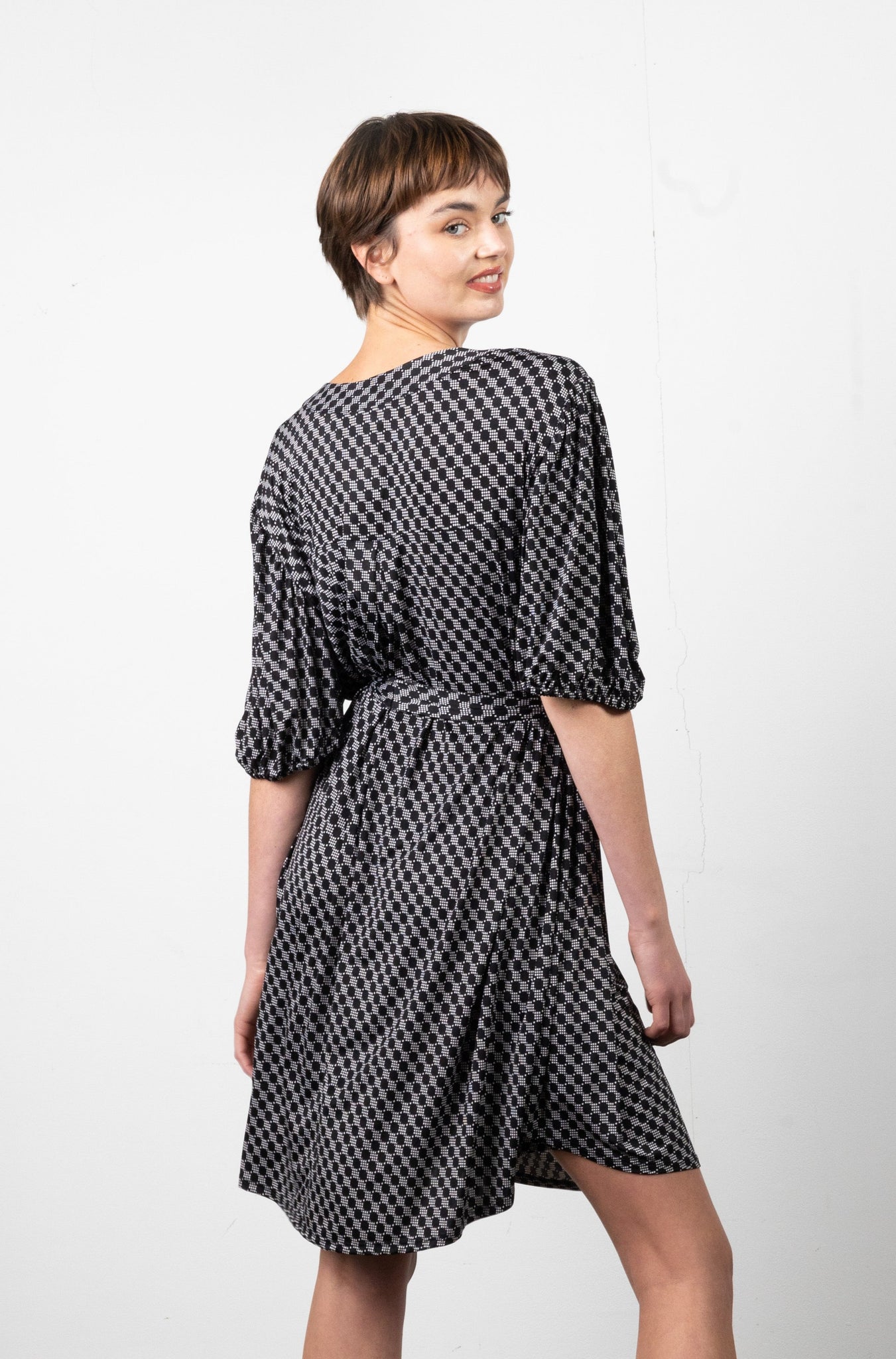 ELBOW SLEEVE PLEATED HI LOW SHIRT DRESS W/SASH - D3101X-94590