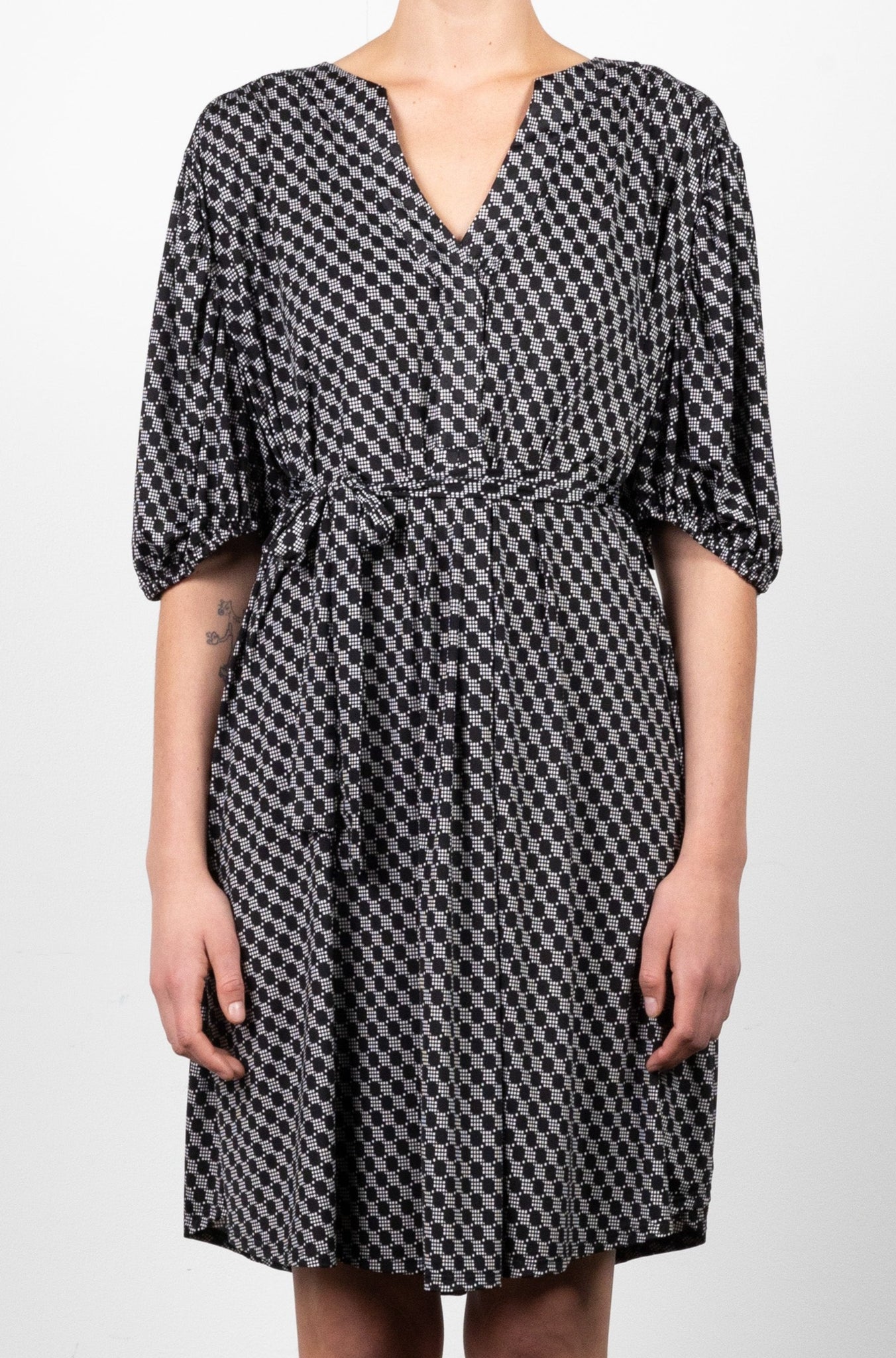 ELBOW SLEEVE PLEATED HI LOW SHIRT DRESS W/SASH - D3101X-94590