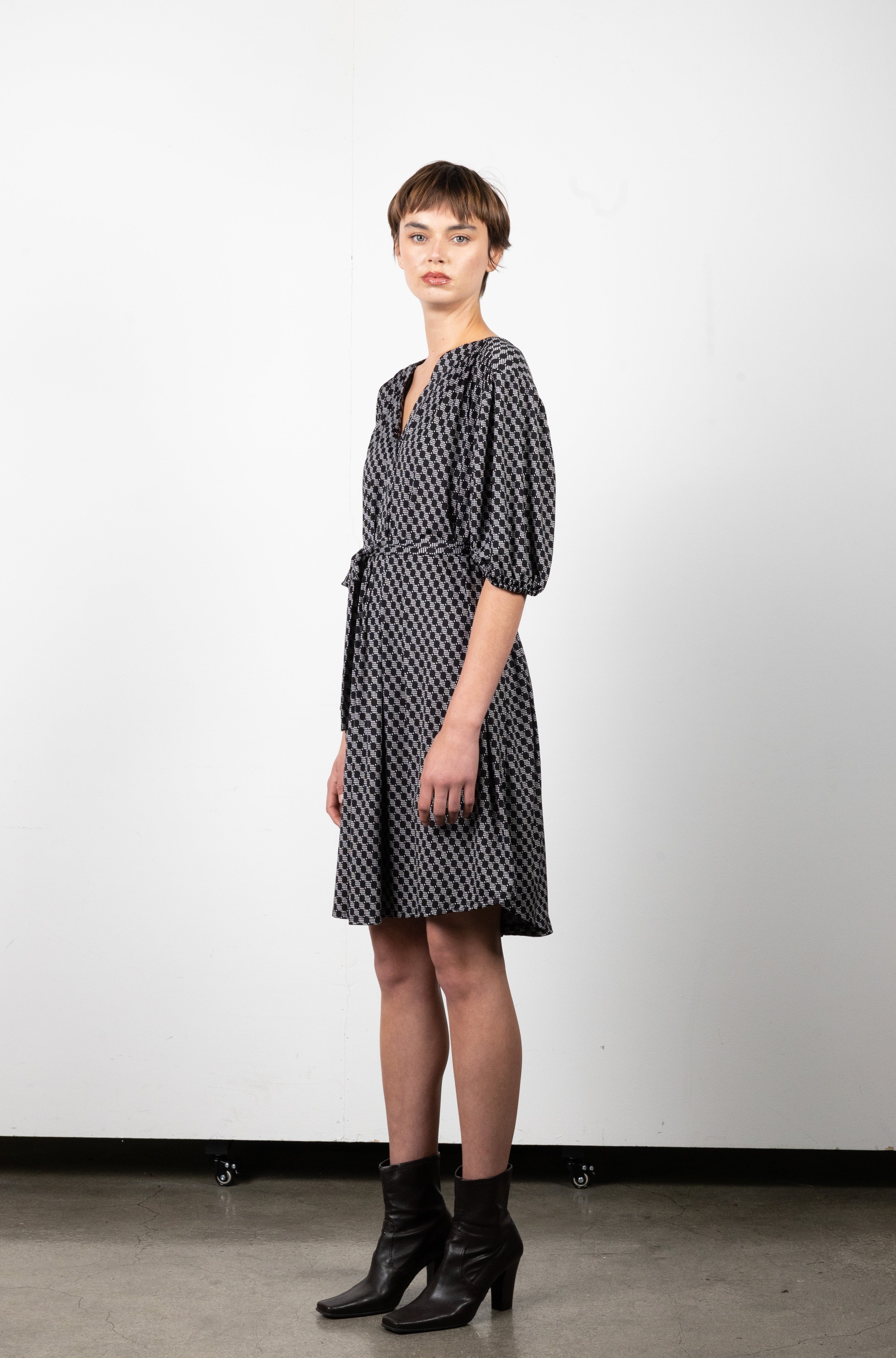 ELBOW SLEEVE PLEATED HI LOW SHIRT DRESS W/SASH - D3101X-94590