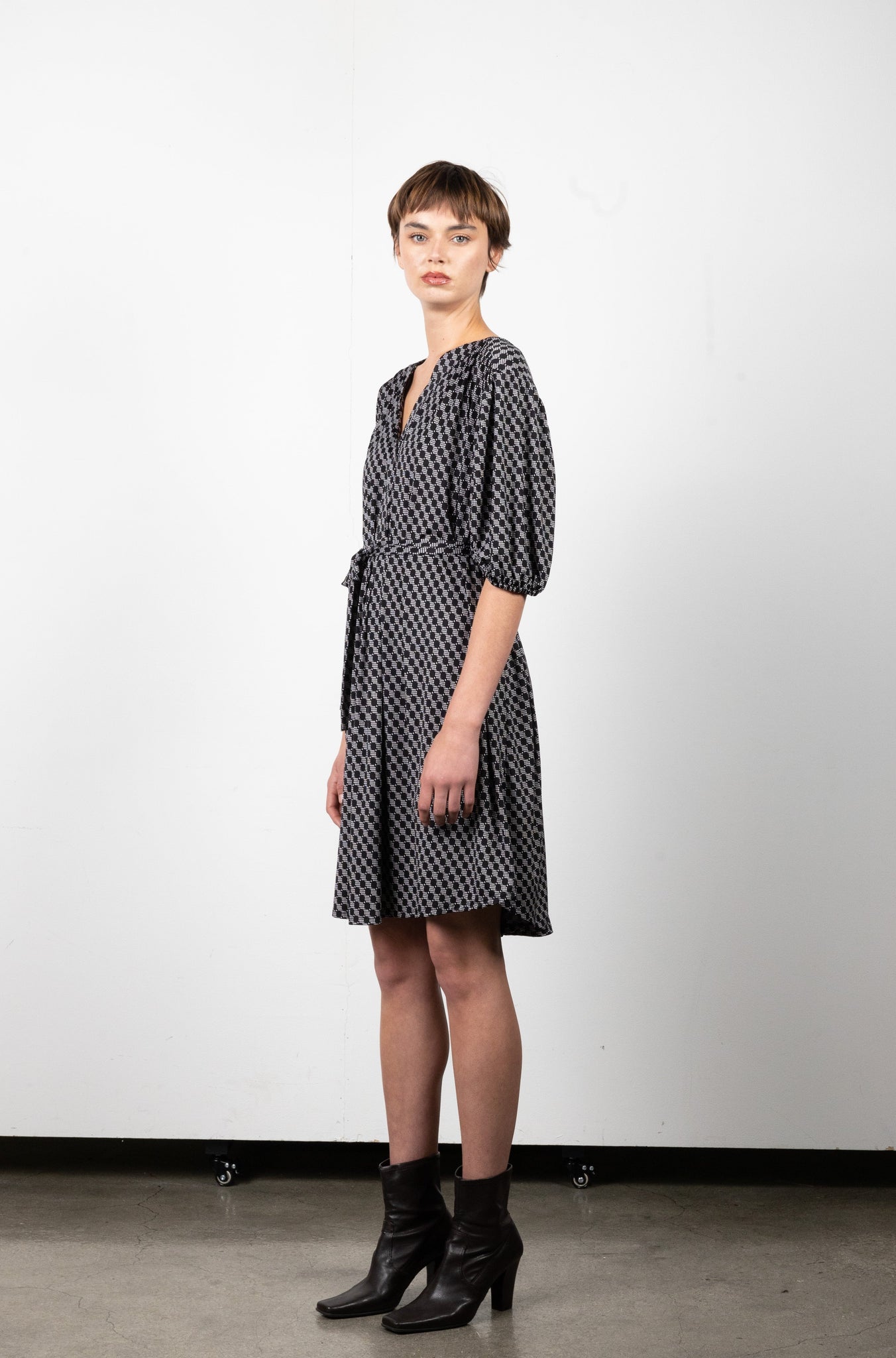 ELBOW SLEEVE PLEATED HI LOW SHIRT DRESS W/SASH - D3101X-94590