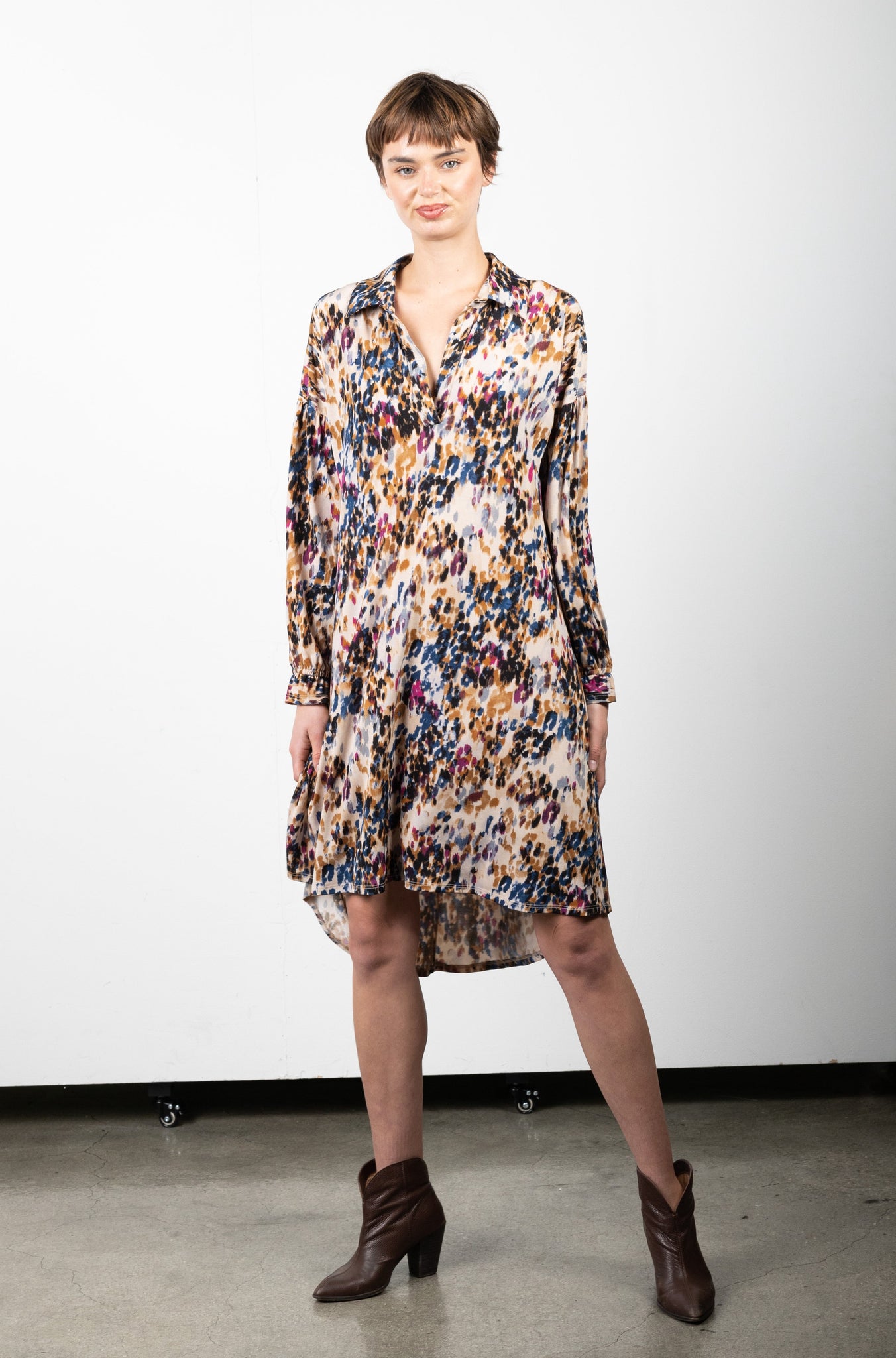 DOLPHIN CUT DRESS WITH FULL LENGTH SLEEVE D3134-0321