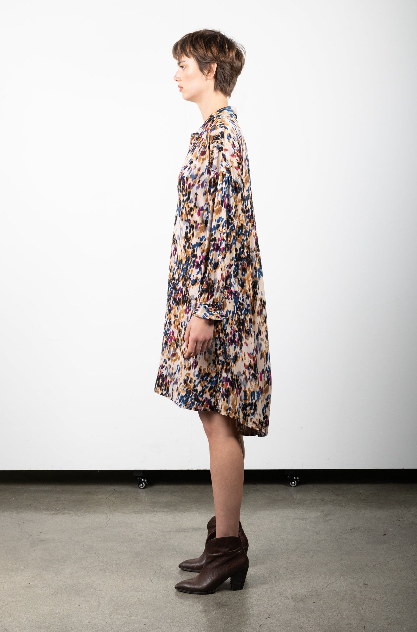 DOLPHIN CUT DRESS WITH FULL LENGTH SLEEVE D3134-0321