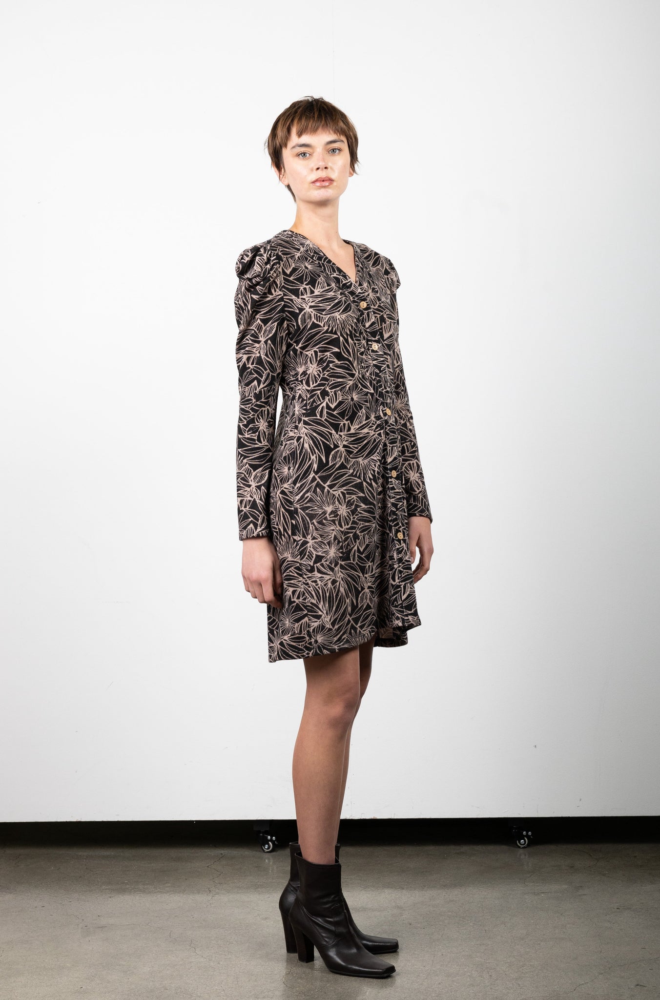 V NECK BUTTON DRESS WITH VOLUME SLEEVE AND DARTS - D3145-A0859