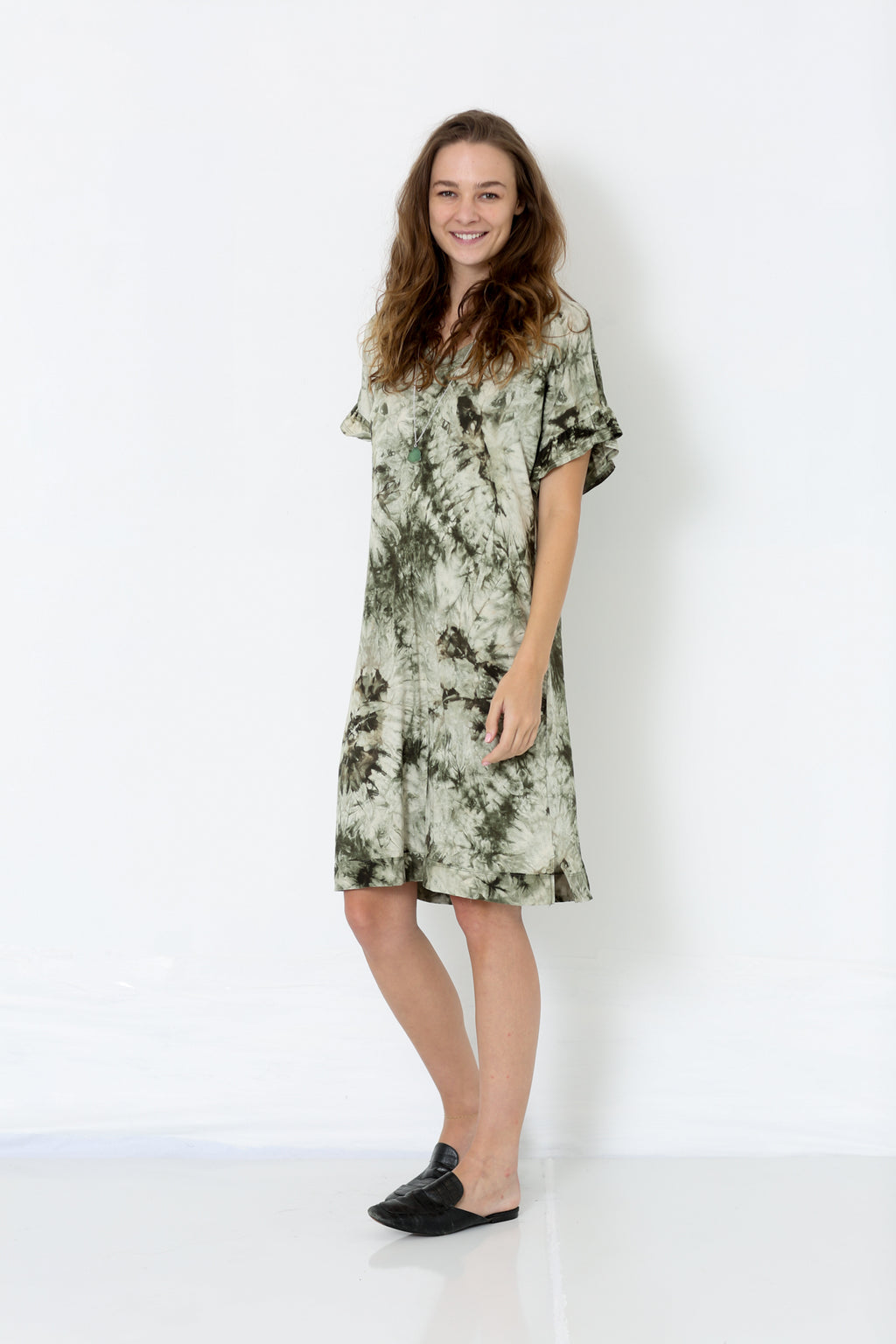 SS RUFFLE HEM V NECK PULLOVER DRESS - D9024