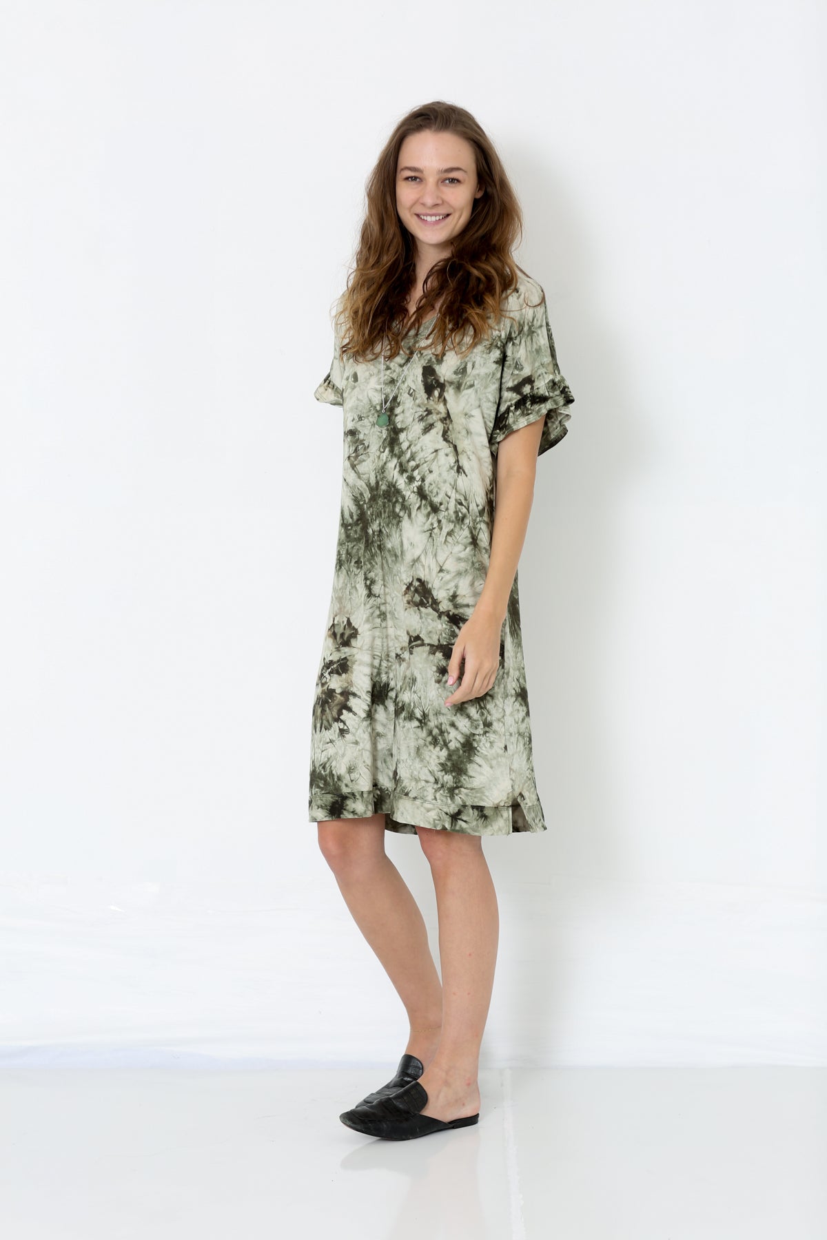 SS RUFFLE HEM V NECK PULLOVER DRESS - D9024