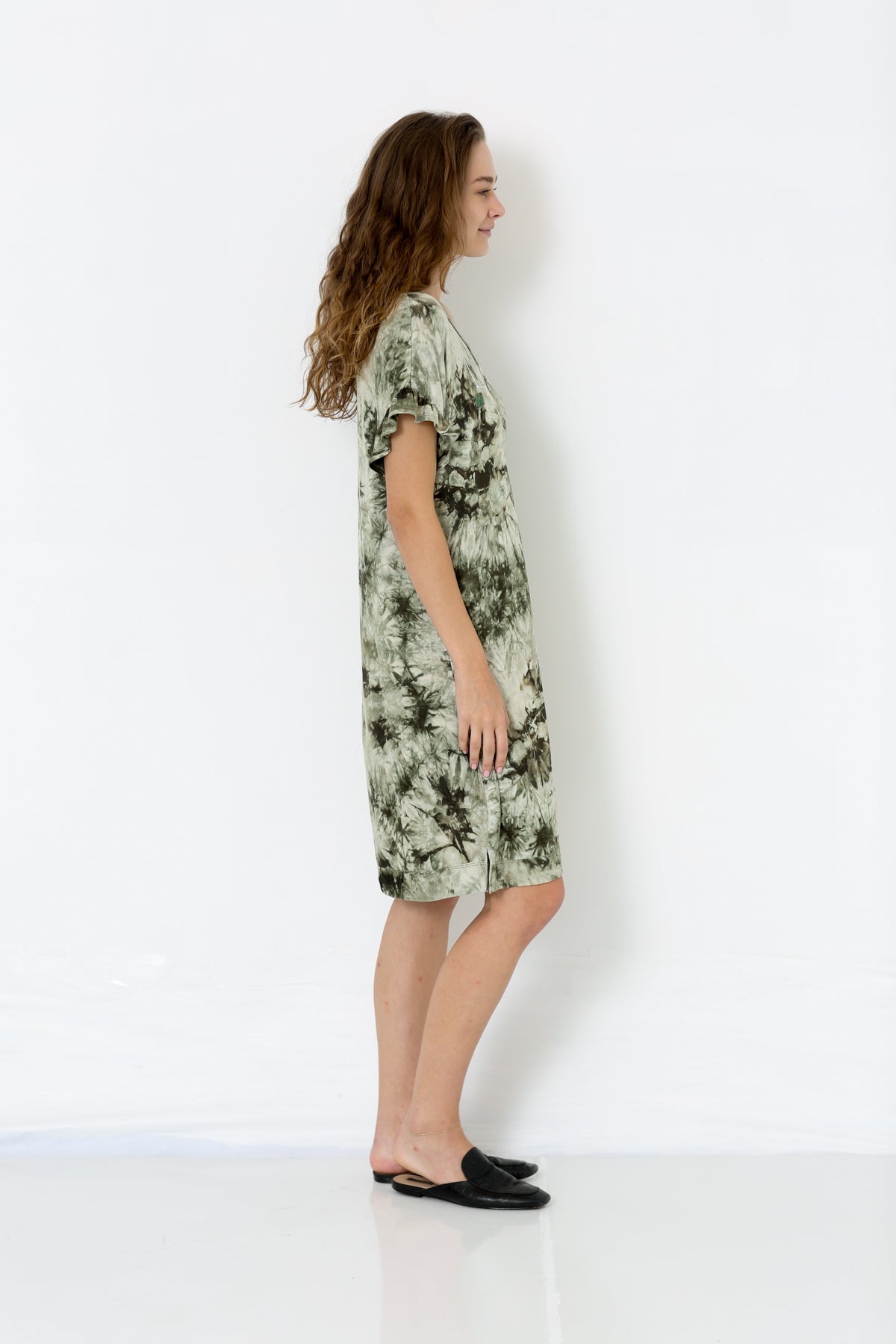SS RUFFLE HEM V NECK PULLOVER DRESS - D9024