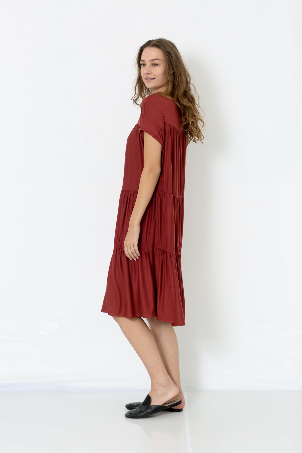 SS ROUND NECK TIERED DRESS WITH GATHERINGS ON THE CHEST - D9027