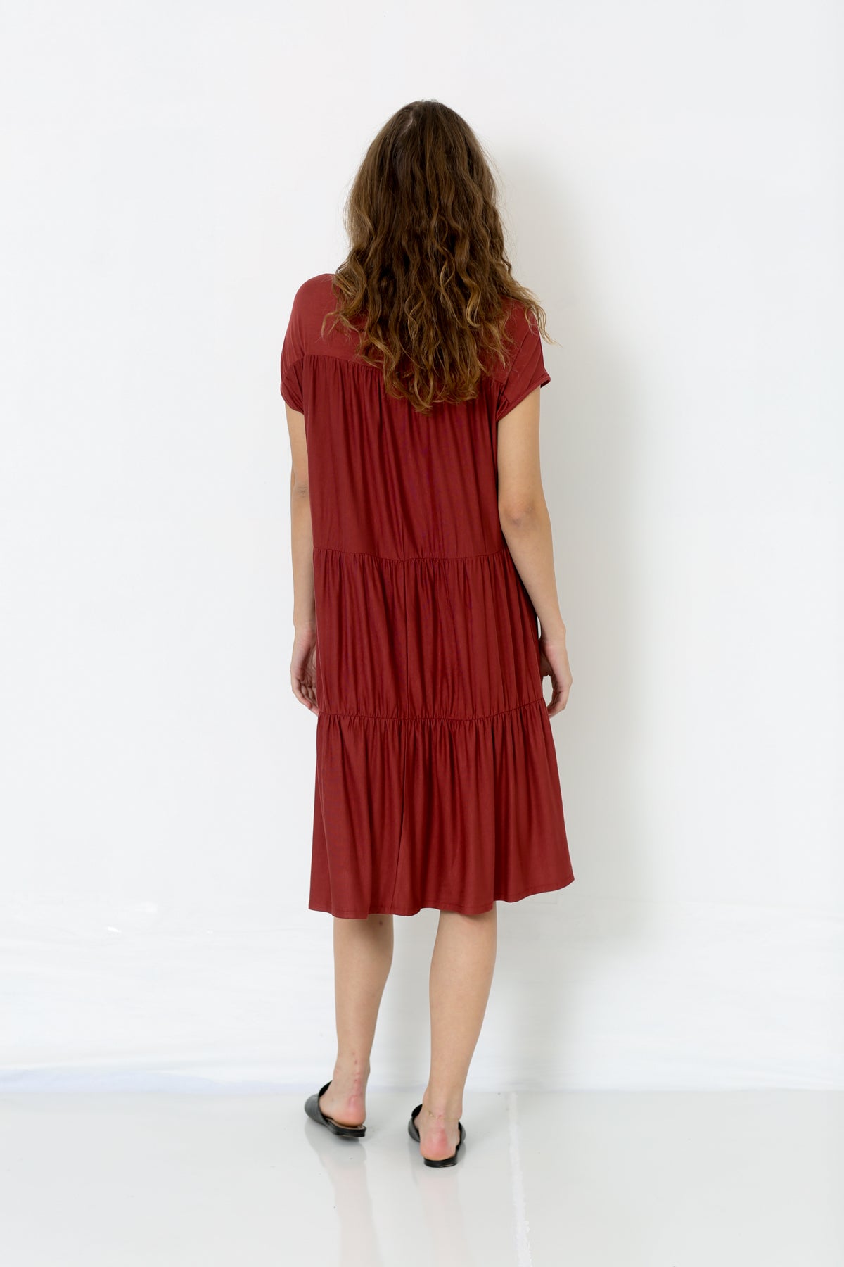 SS ROUND NECK TIERED DRESS WITH GATHERINGS ON THE CHEST - D9027