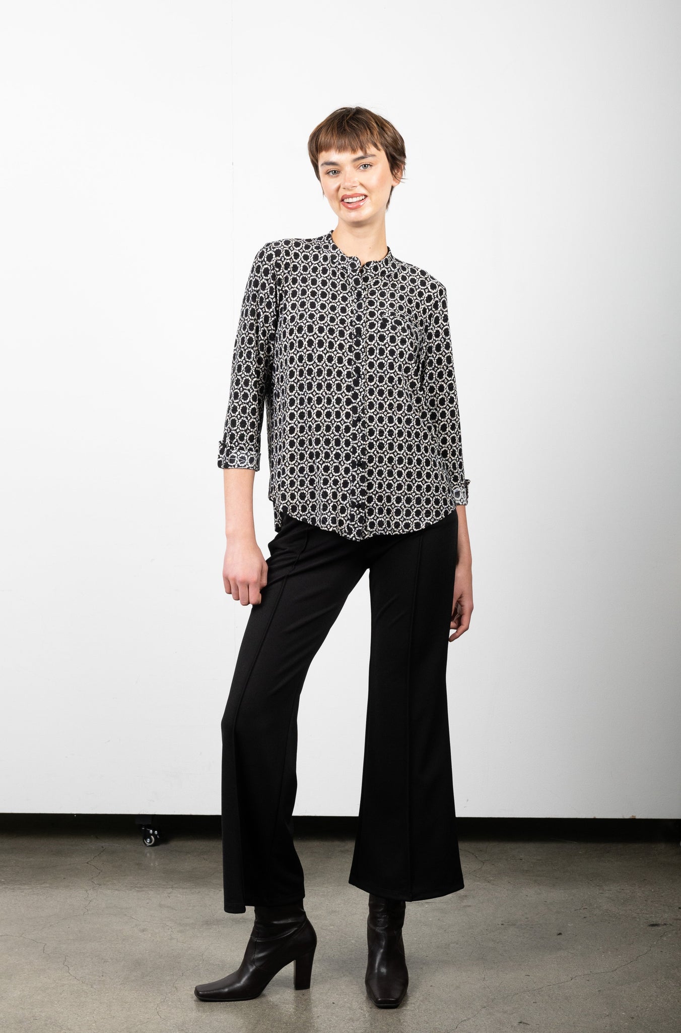 V NECK BUTTON DOWN SHIRT WITH WELT POCKET - T11186-A0589