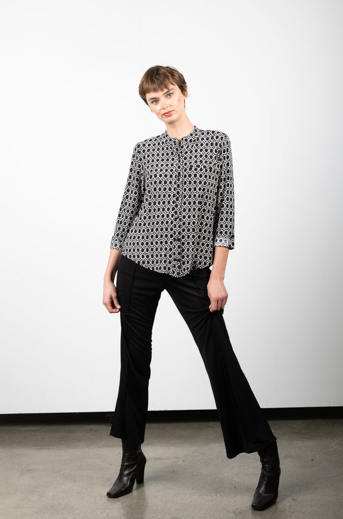 V NECK BUTTON DOWN SHIRT WITH WELT POCKET - T11186-A0589