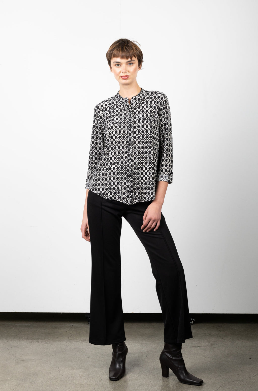 V NECK BUTTON DOWN SHIRT WITH WELT POCKET - T11186-A0589