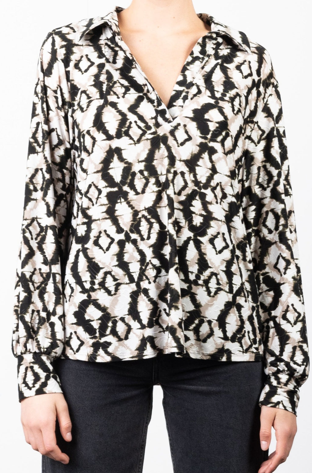 1/2 PLACKET V NECK BLOUSE WITH COLLAR  - T11187-0586-4H