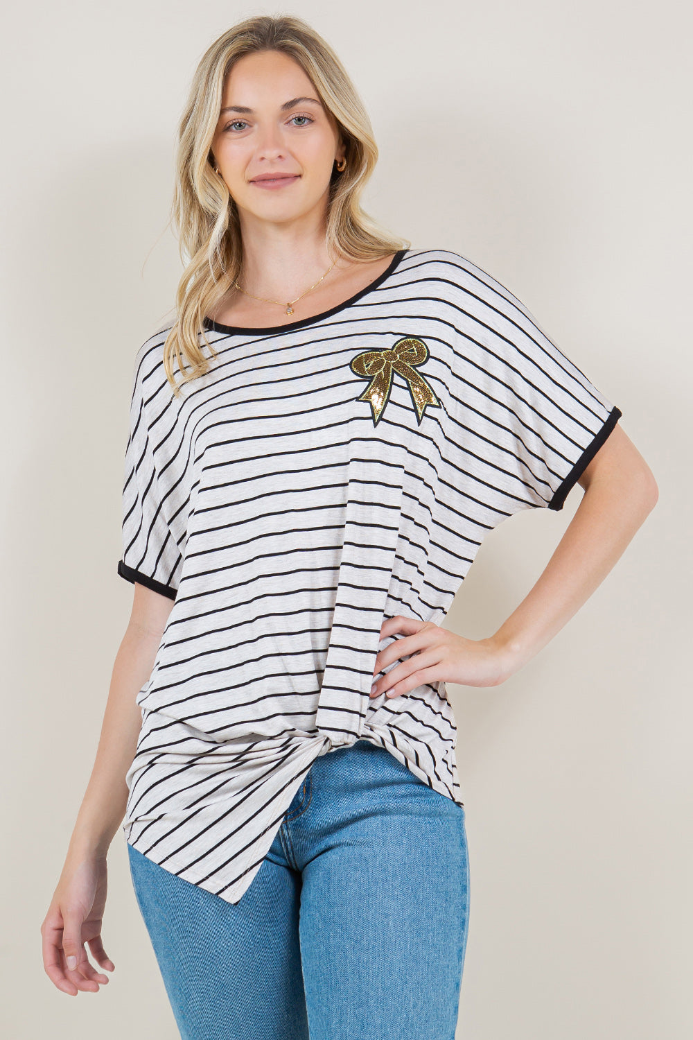 ELBOW SLEEVE CONTRAST BINDING FRONT TWIST HANDKERCHIEF HEM TOP - T11289
