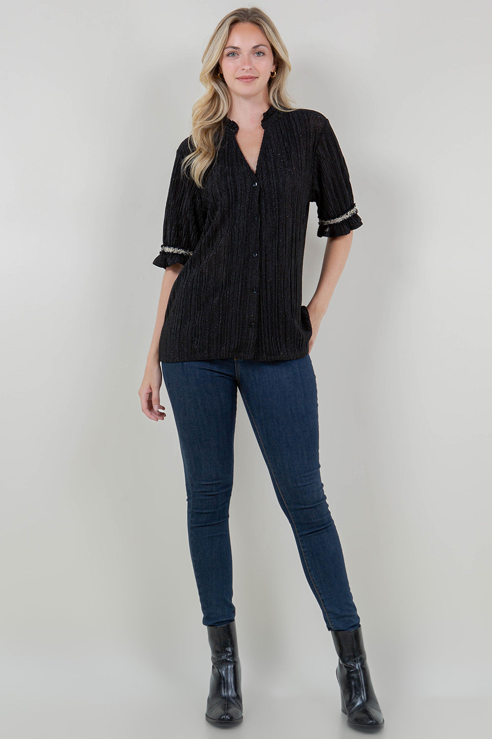RUFFLE HEM/ELB SLV AND NK BUTTONED TOP - T11322-DSJR-6175