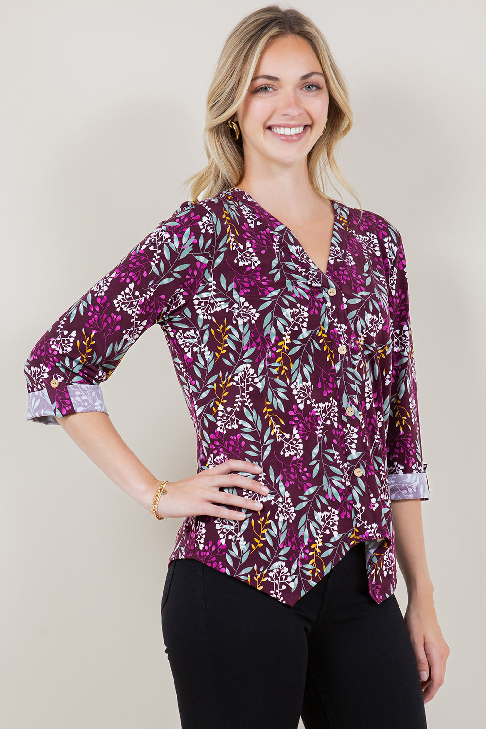 ELBOW SLEEVE ROLL TAB HANKIE HEM TOP - T11469-4891-6