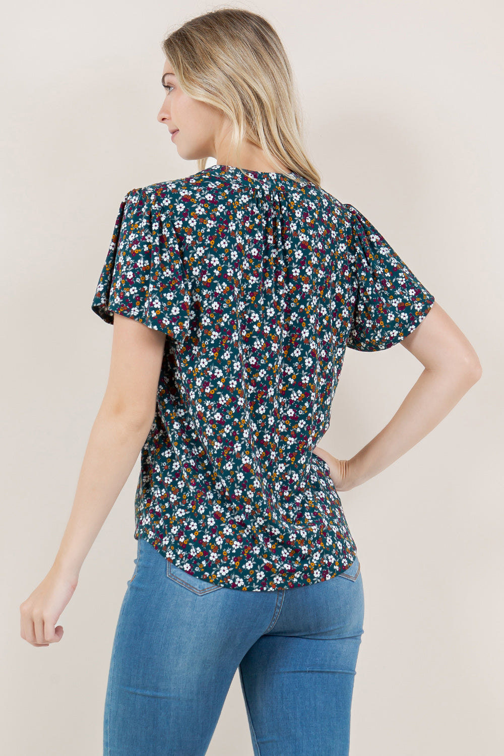 SHT FLUTTER SLV RUFFLE NK MANDARIN COLLAR TOP - T11550-A4472