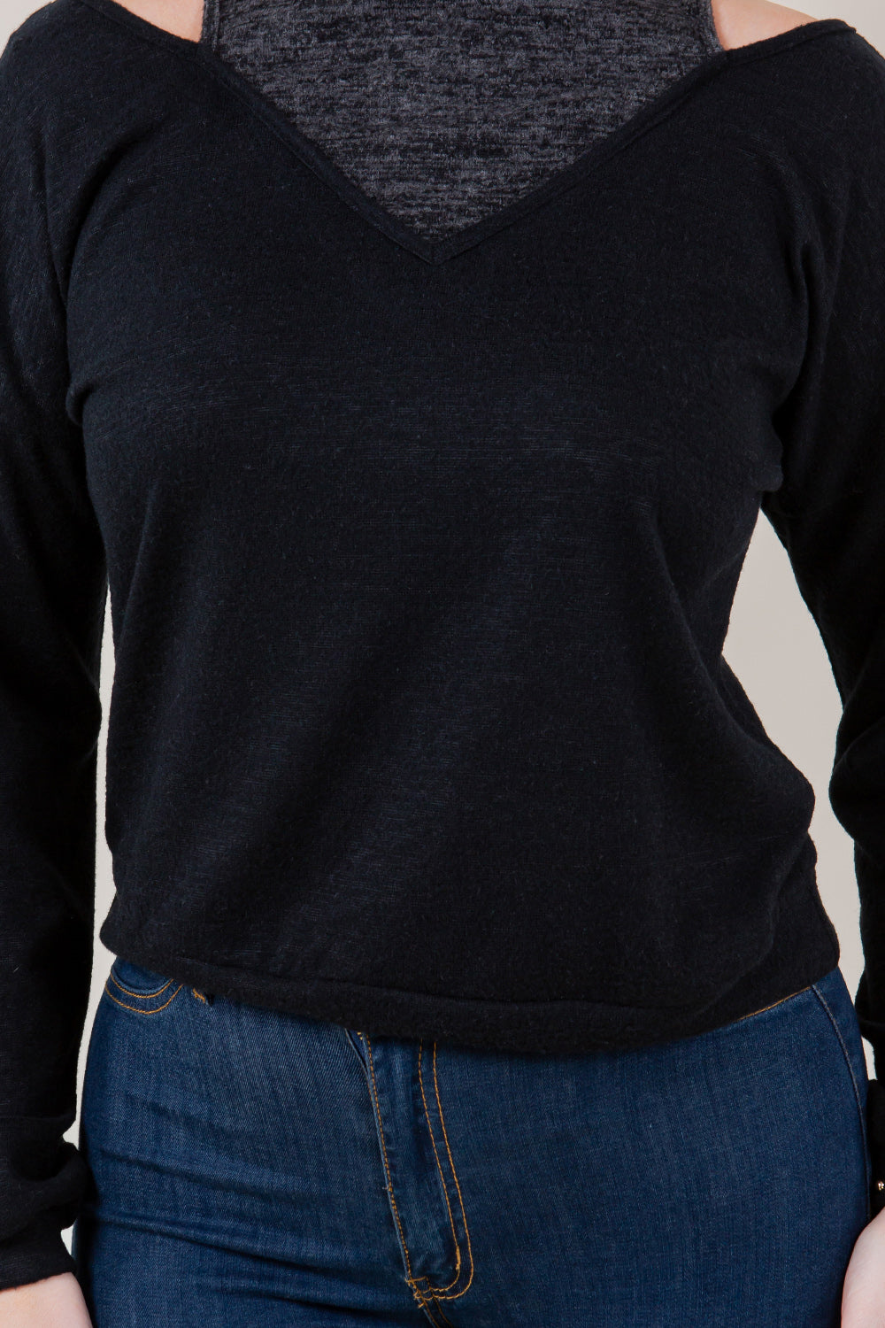 LS CUT OUT MOCK NK PULL OVER - T11659-CSH HACCI-BLK