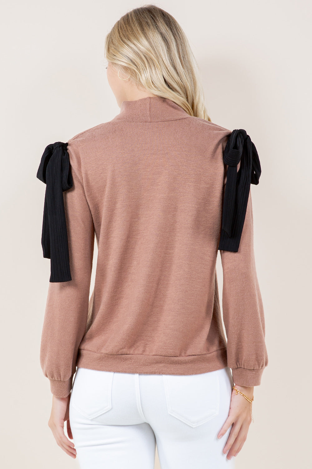 LS CUT OUT BOW MOCK NK PULL OVER - T11784-CSH-HACCI-TAUPE