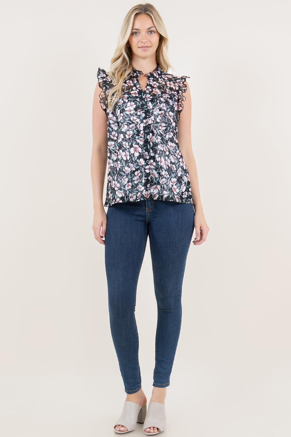 SLEEVEESS RUFFLED EDGE LACE SHIRT / T12541-A1131-1