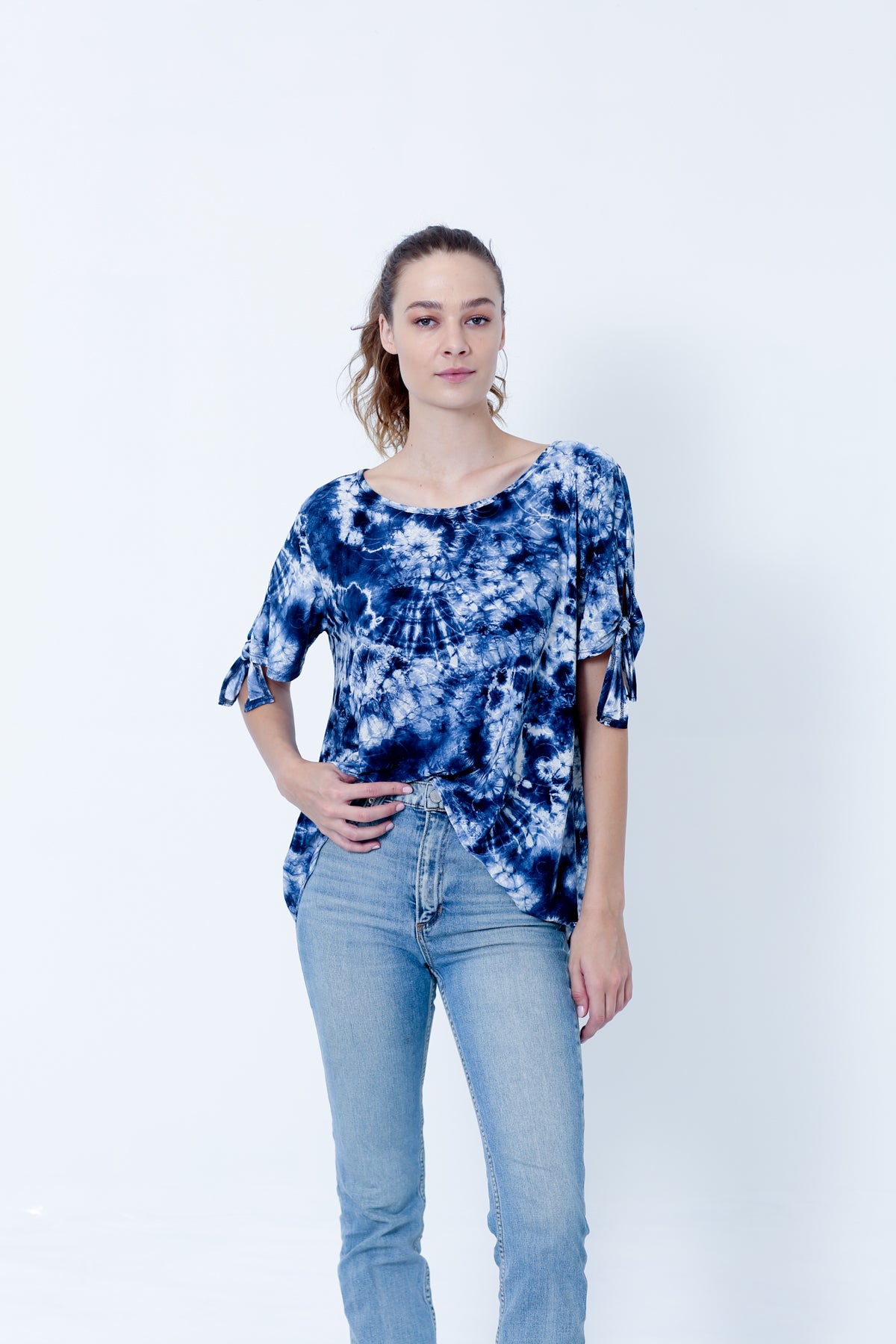 SHORT TIE SLEEVE ROUND NECK LOOSE TOP - T9011X-DSPR77021