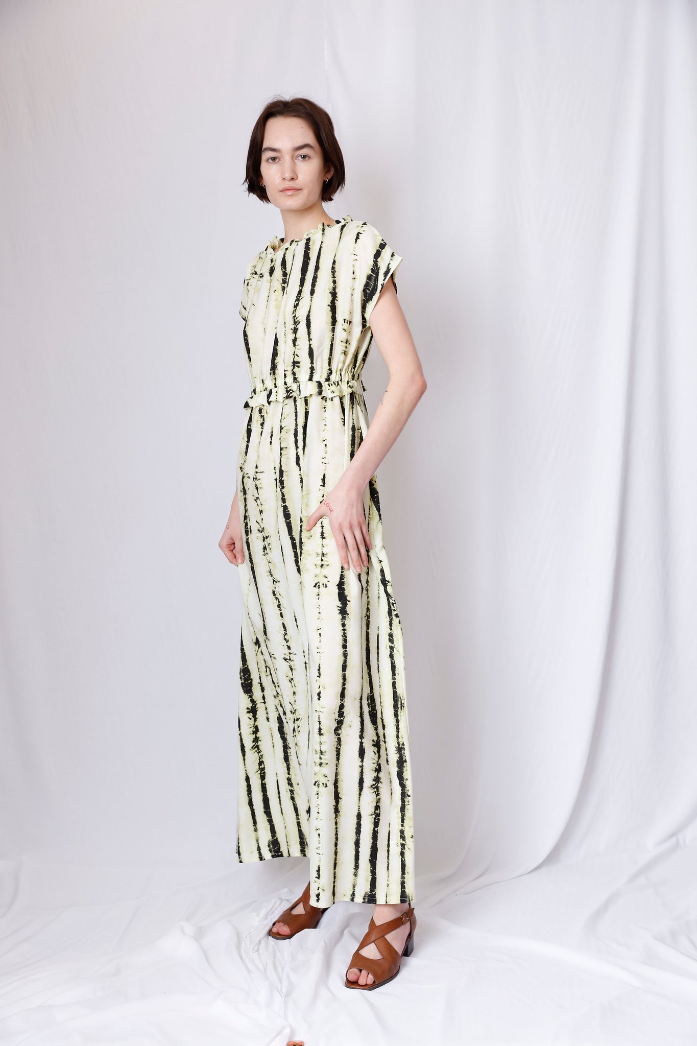 RUFFLE SHORT SLEEVE MAXI DRESS