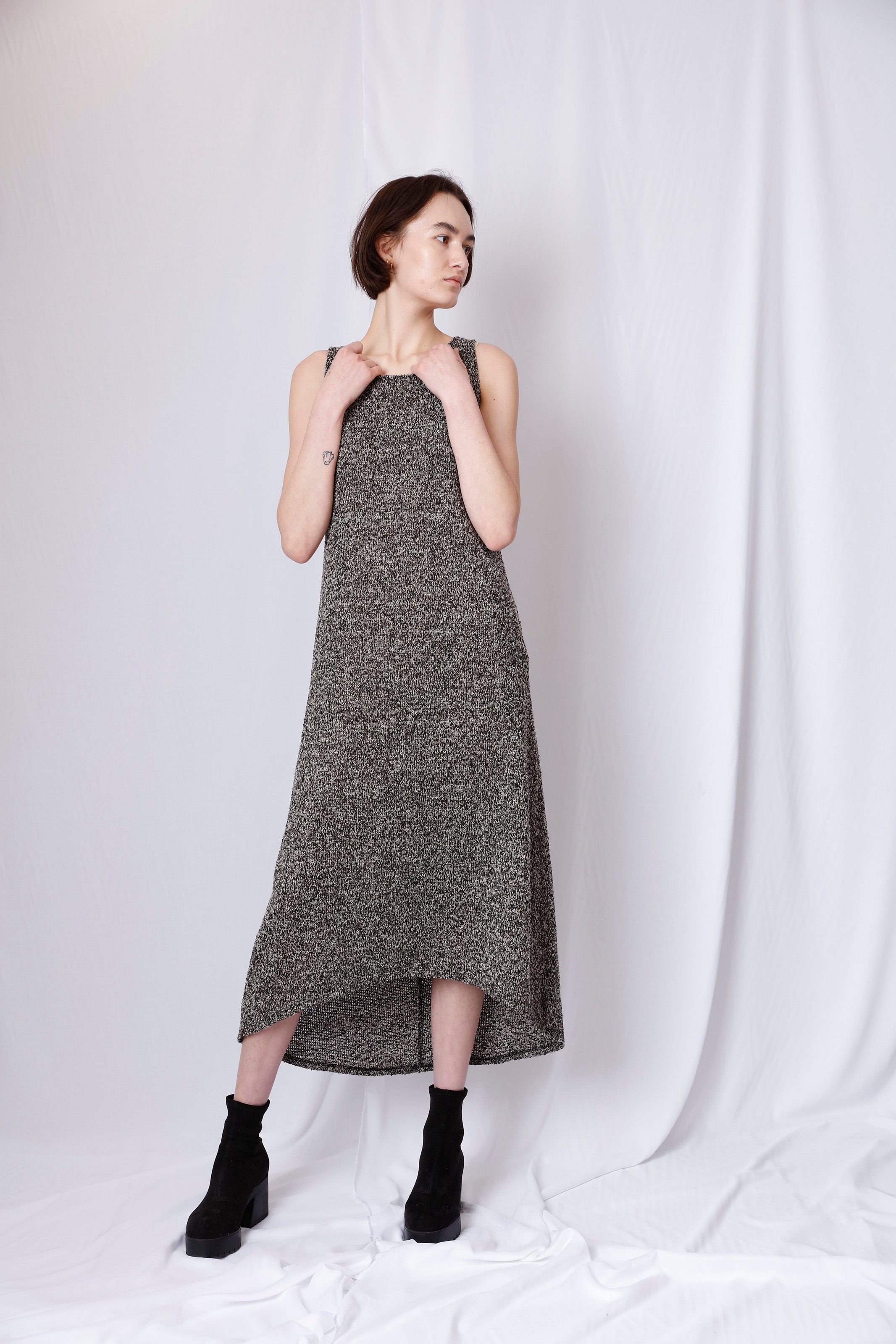 HI LOW SLEEVLESS MAXI DRESS
