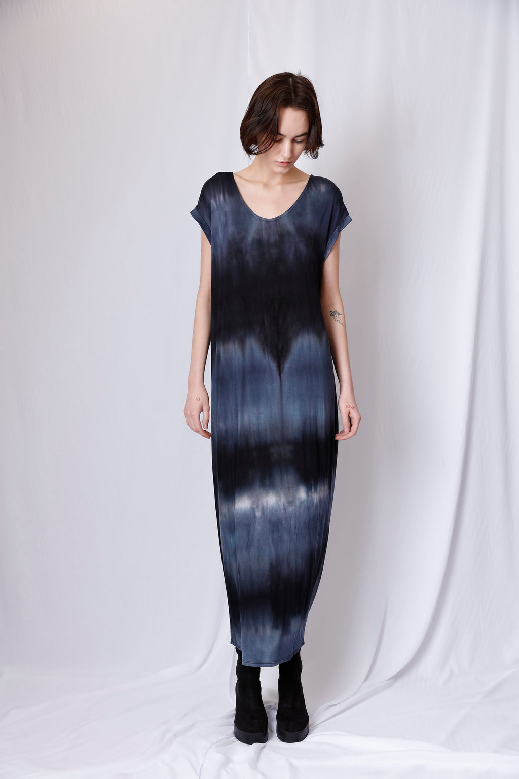 ROUND NECK TIE DYED MAXI DRESS