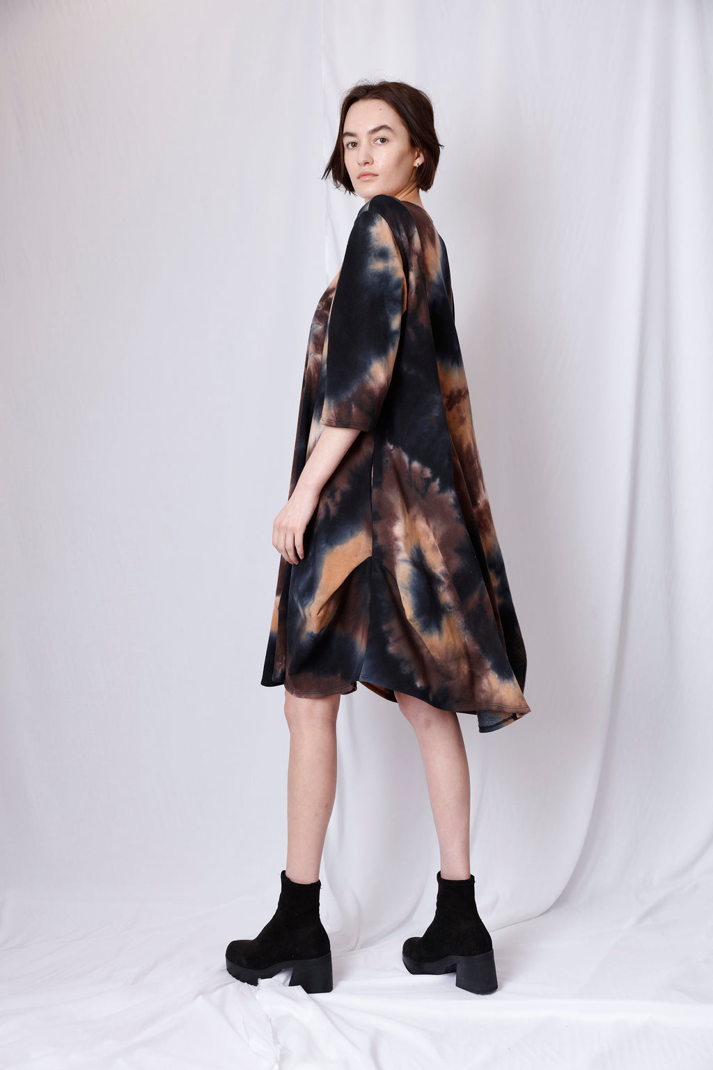 3/4 SLEEVE ROUND NECK VOLUME DRESS