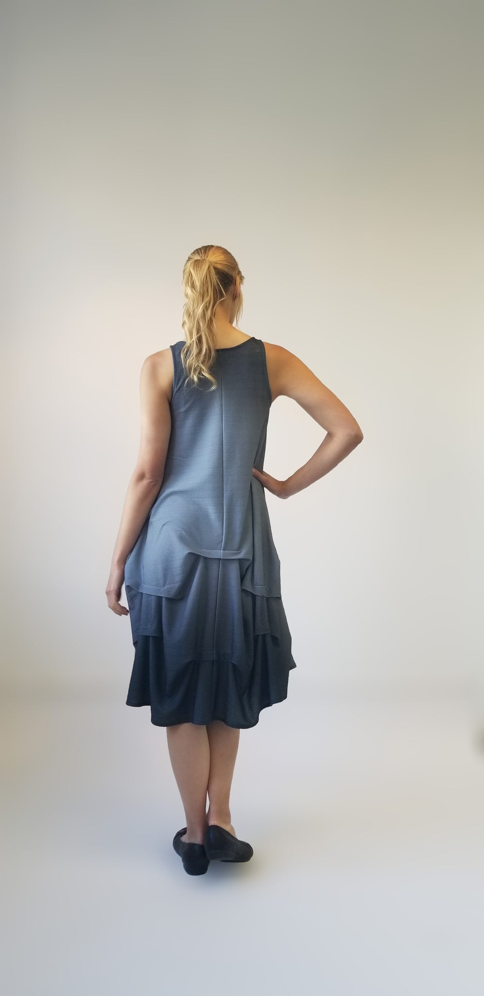 OMBRE SLEEVELESS MIDI DRESS WITH PINTUCKS