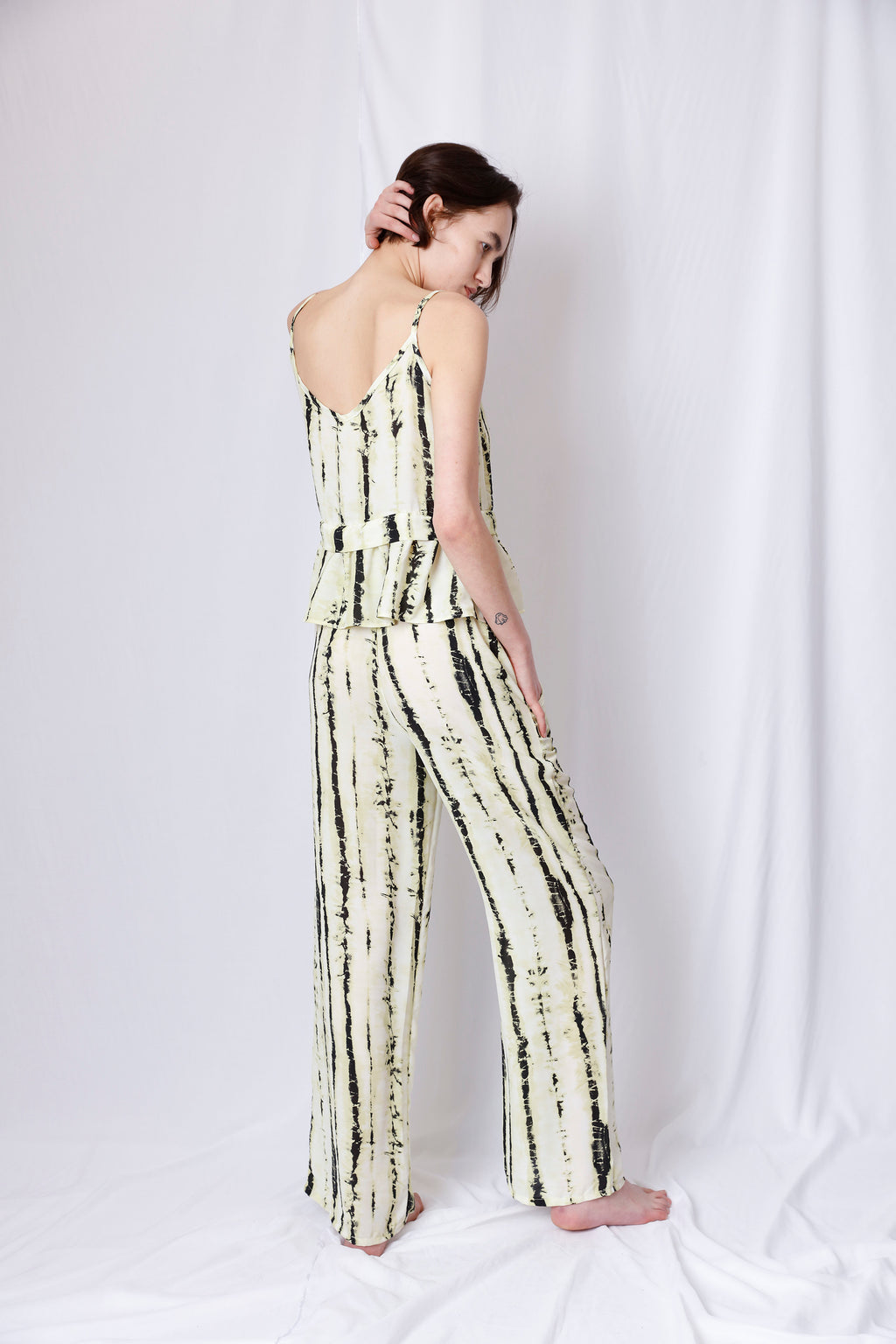DRAWSTRING PANTS WITH LEG PLEAT