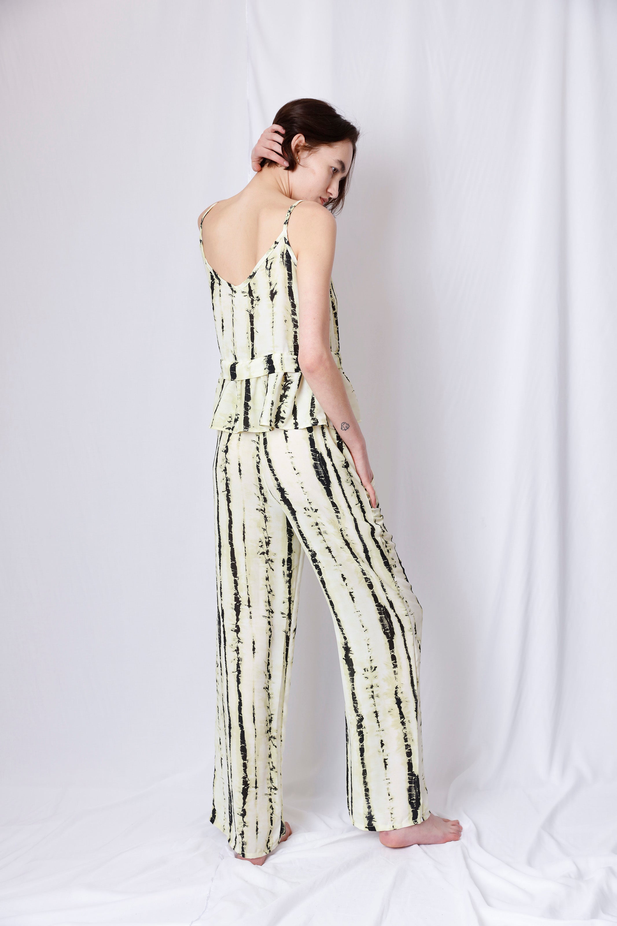 DRAWSTRING PANTS WITH LEG PLEAT